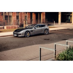 Ferrari GTC4Lusso Aero...